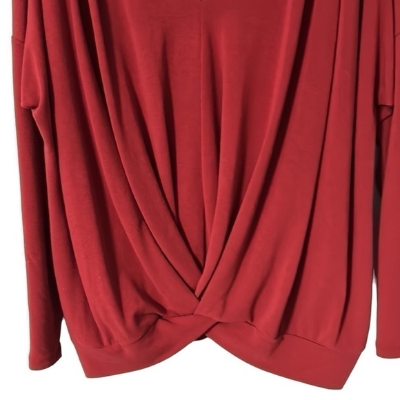 Umgee Women’s Blouse Burgundy V-neck Pleated & Twisted Top Size-M GUC - Picture 4 of 7